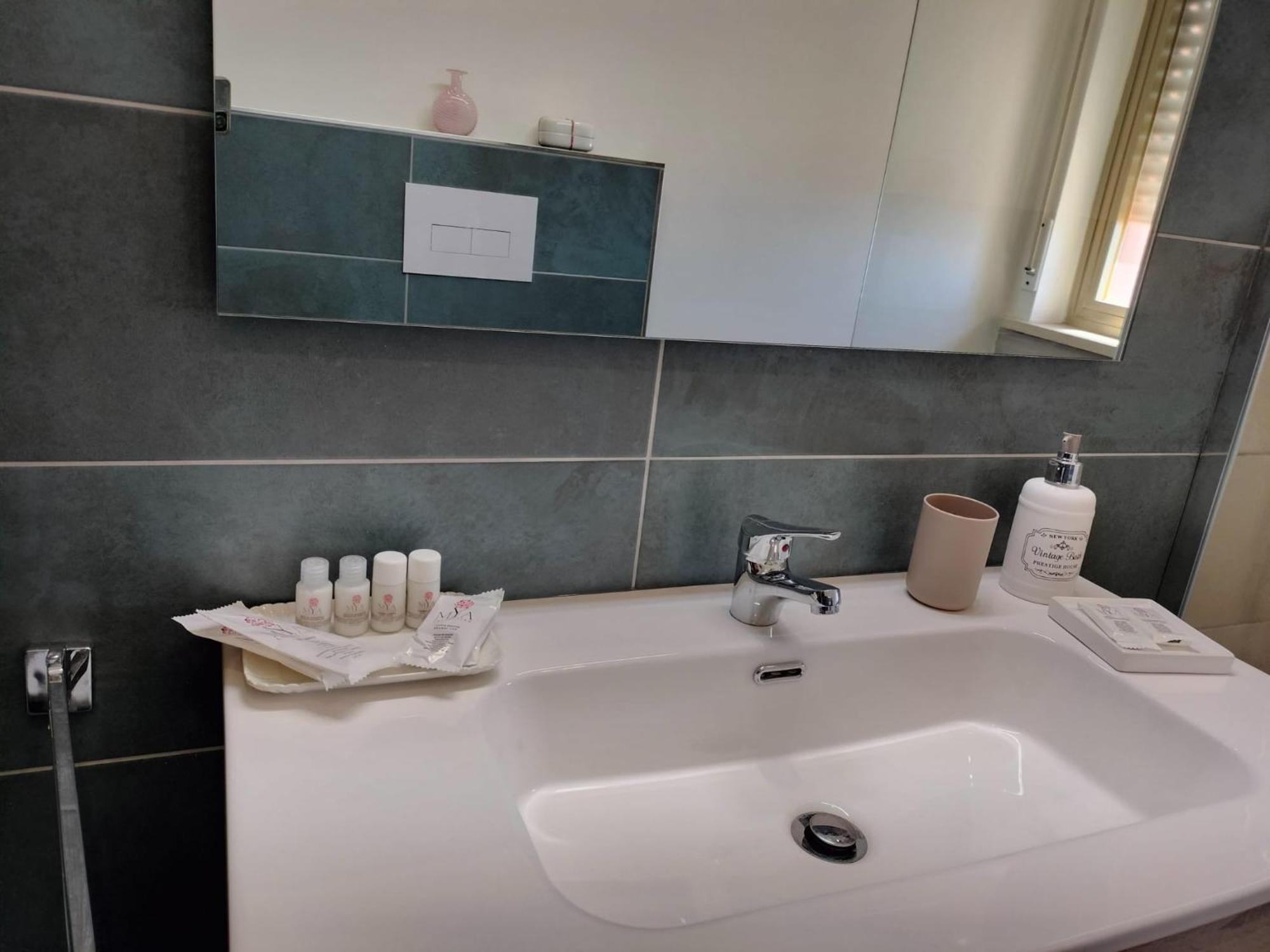 D&P Suites 1 Salemi Rum bild